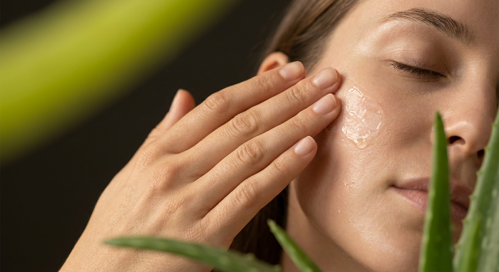 How to Use Aloe Vera Gel on Your Face: A Gentle Daily Routine